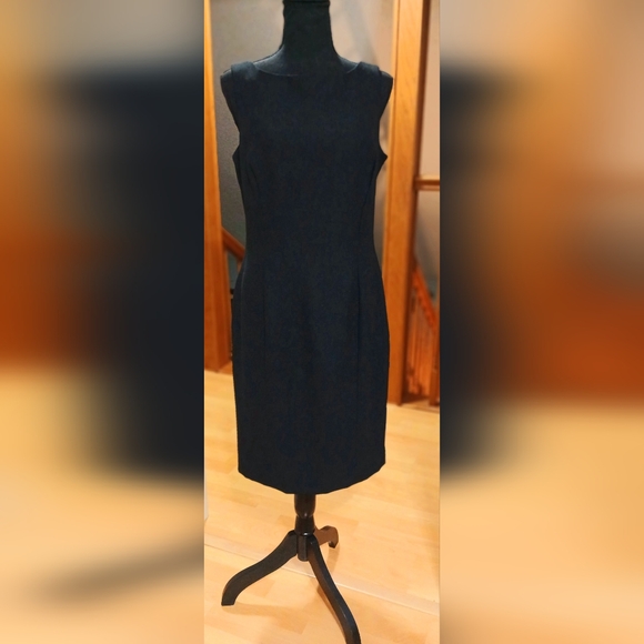 Vintage Black Cocktail Dress With cut-out jewel embellished back - Picture 7 of 9